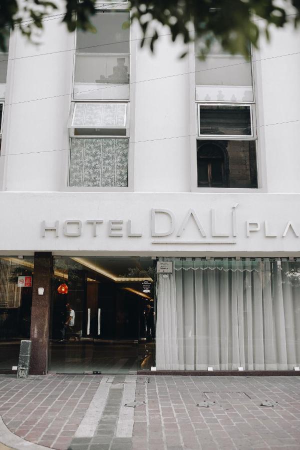 Hotel Dali Plaza Ejecutivo Guadalajara Exterior foto